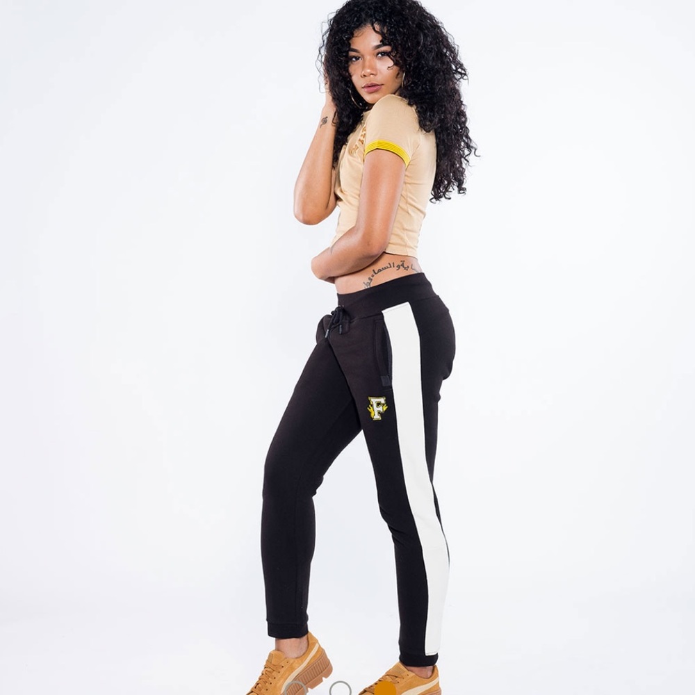 FENTY PUMA BY RIHANNA CROPPED VINTAGE TEE - Picture 3 of 3